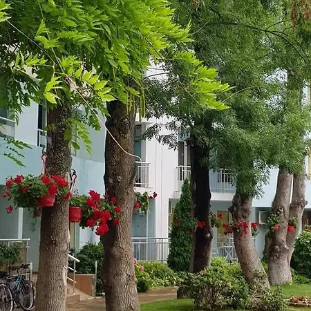 Yassen Luxury ساني بيتش