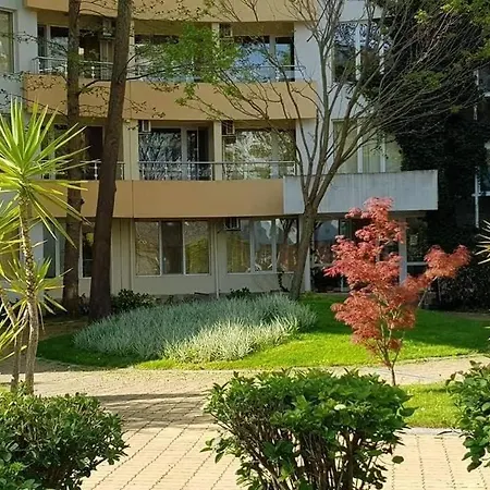 Yassen Luxury * ساني بيتش