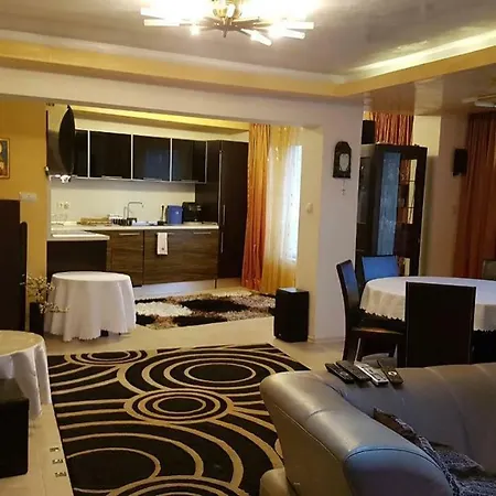 Yassen Luxury * ساني بيتش
