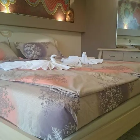 Yassen Luxury * ساني بيتش
